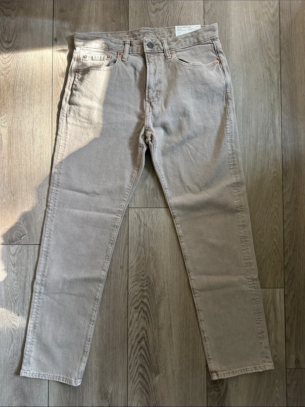 NWT American Eagle Outfitters Mens Slim Straight Jeans in Light Taupe 32x32 - Picture 1 of 6